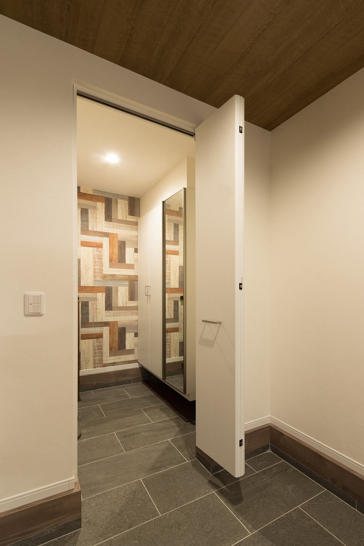 大人のBLACK&GRAYな家