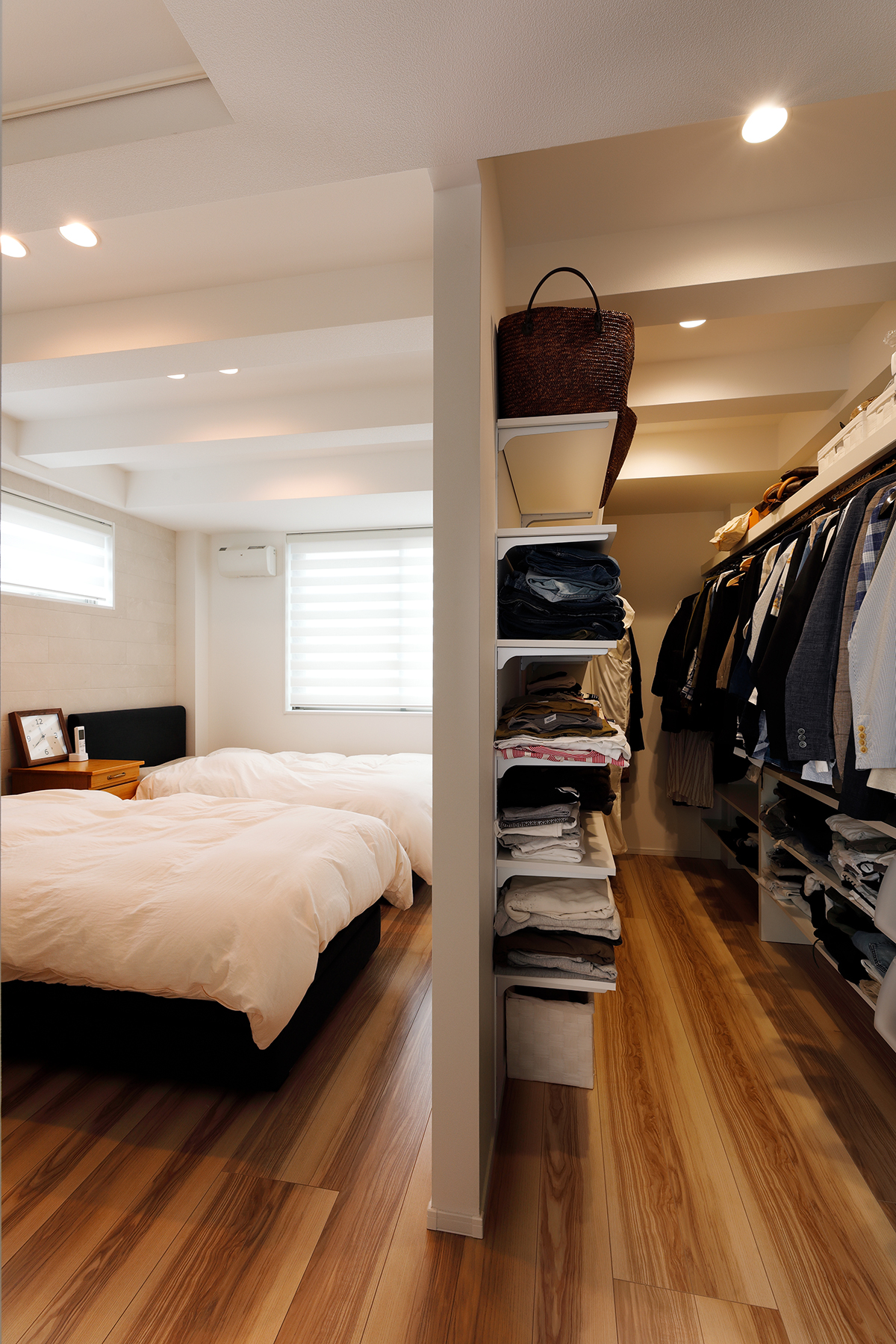 白を基調に木のぬくもりのある家