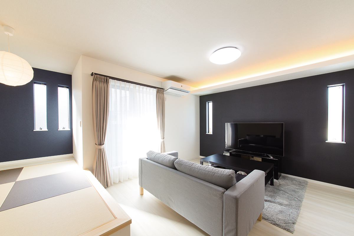 白と黒のシックモダンな家